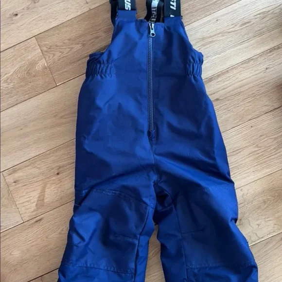 Snowsuit - Picture 3 of 3